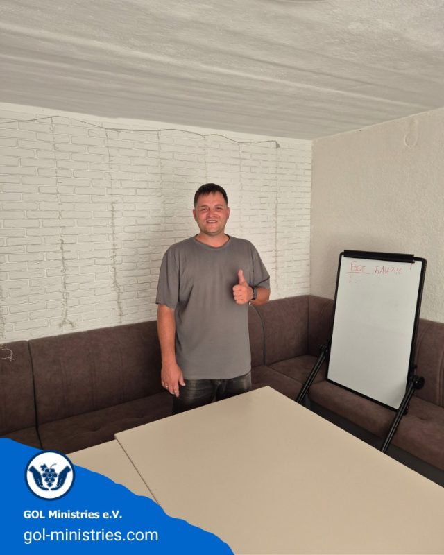 🇰🇬 Ein Rückblick auf unsere Arbeit in Kirgisistan ❤️  Vor einem Jahr haben wir eine Gemeinde in Kirgisistan bei Arbeiten an der Inneninstallation unterstützt. 🔧  Gemeinsam mit den Verantwortlichen vor Ort konnten wichtige Arbeiten durchgeführt und die Räumlichkeiten weiter verbessert werden.  🙏 Danke an alle, die unsere Projekte unterstützen und solche Einsätze möglich machen!  🌍 GOL Ministries e.V. – Gemeinsam Hoffnung schenken.  #GOLMinistries #Kirgisistan #Gemeindearbeit #Projektarbeit #GemeinsamHelfen #Ehrenamt