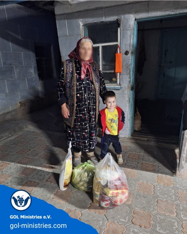 Im Rahmen unserer Osteraktion 2026 in Kirgisistan durften wir heute auch eine ältere Person unterstützen ❤️  Gerade ältere Menschen sind oft besonders betroffen und geraten schnell in Vergessenheit…  Wir konnten zumindest mit einem Lebensmittelpaket helfen 🙏
Ein kleines Zeichen – mit großer Wirkung.  #GOLMinistries #Osteraktion2026 #Kirgisistan #VergesstSieNicht #HilfeVorOrt