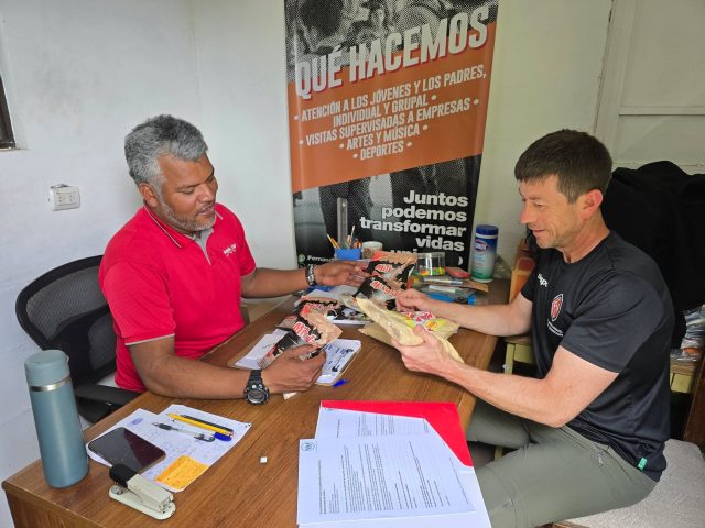 🇨🇷 Einsatzbericht aus Costa Rica  Aus Begegnungen entstehen Visionen. Während eines Einsatzes in Costa Rica konnten wir bestehende Projekte besuchen, neue Partnerschaften stärken und erste Schritte für ein zukünftiges Hilfsprojekt planen.  👓 Sehhilfen für Schülerinnen und Schüler
🏫 Unterstützung vor Ort
🍲 Vision einer Suppenküche für Kinder in Los Guido  Wie diese Idee entstand und welche Perspektiven sich daraus ergeben, erfahren Sie in unserem vollständigen Einsatzbericht auf unserer Webseite.
https://gol-ministries.com/neue-perspektiven-fuer-costa-rica/  ❤️ Gemeinsam Hoffnung schenken und Zukunft gestalten.  #CostaRica #GOLMinistries #HoffnungSchenken #HilfeZurSelbsthilfe #KinderFördern #Suppenküche #Nächstenliebe #GemeinsamStark